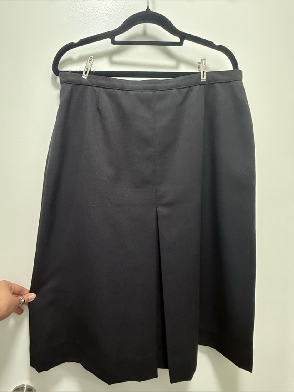 (50s to 70s) VINTAGE Mister Leonard Black Midi A-Line Skirt with Front Pleat